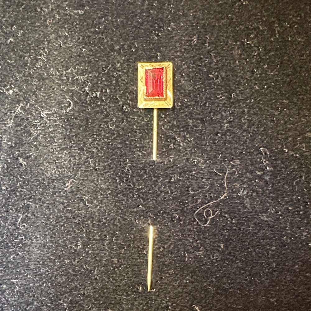 10K Gold and Red Gem Tie Pin